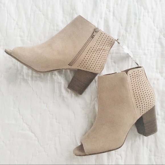 Old Navy Shoes - NWT: Peep Toe Sueded Camel Booties Size 10